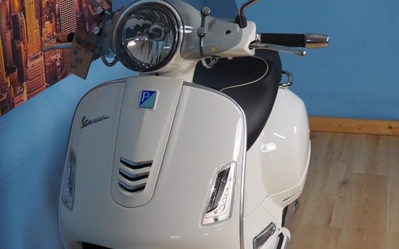 Gebrauchtmotorrad Vespa GTS 125 Super iGET - Bild 14 Gebrauchtmotorrad Vespa GTS 125 Super iGET - Bild 14