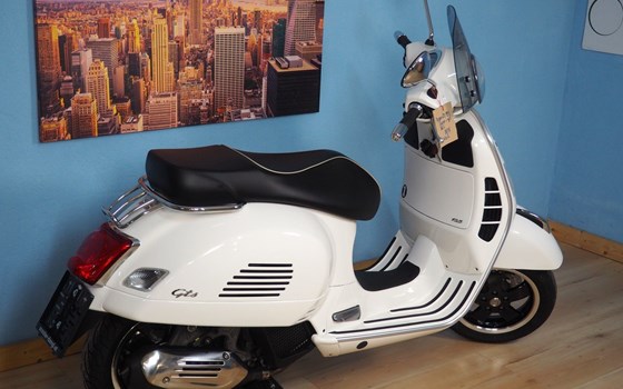 Gebrauchtmotorrad Vespa GTS 125 Super iGET - Bild 17 Gebrauchtmotorrad Vespa GTS 125 Super iGET - Bild 17