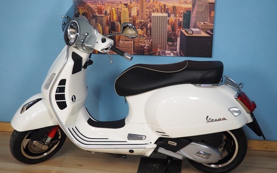 Gebrauchtmotorrad Vespa GTS 125 Super iGET - Bild 3 Gebrauchtmotorrad Vespa GTS 125 Super iGET - Bild 3