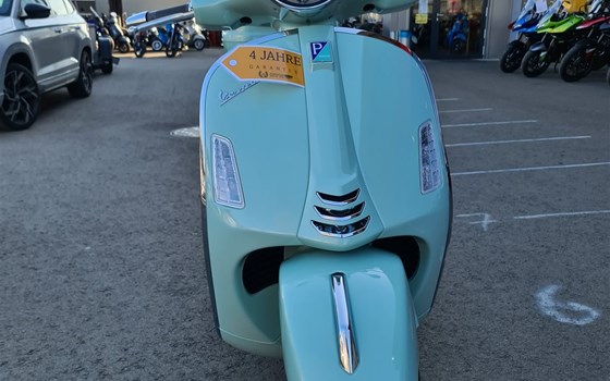 Neufahrzeug Vespa GTS 125 - Bild 3 Neufahrzeug Vespa GTS 125 - Bild 3
