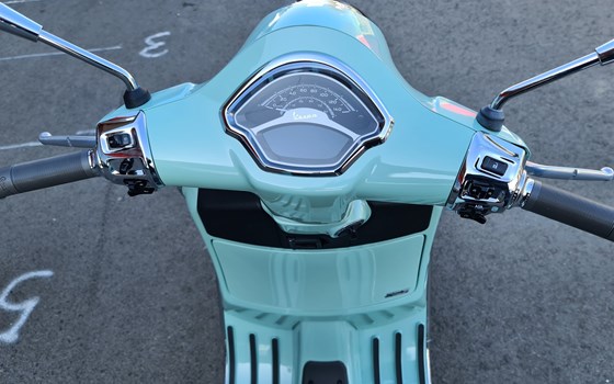 Neufahrzeug Vespa GTS 125 - Bild 6 Neufahrzeug Vespa GTS 125 - Bild 6