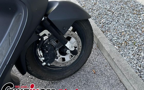 Gebrauchtmotorrad Suzuki Burgman 125 - Bild 4 Gebrauchtmotorrad Suzuki Burgman 125 - Bild 4