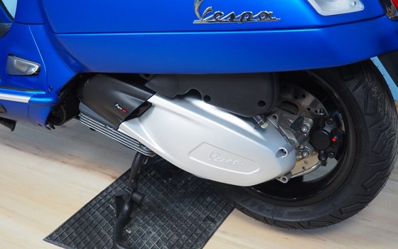 Gebrauchtmotorrad Vespa GTS 300 hpe Super Sport - Bild 10 Gebrauchtmotorrad Vespa GTS 300 hpe Super Sport - Bild 10