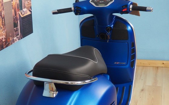 Gebrauchtmotorrad Vespa GTS 300 hpe Super Sport - Bild 24 Gebrauchtmotorrad Vespa GTS 300 hpe Super Sport - Bild 24