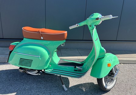 Vespa 125 GTR (grün)