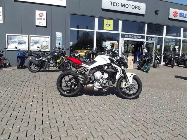 MV Agusta Brutale 800