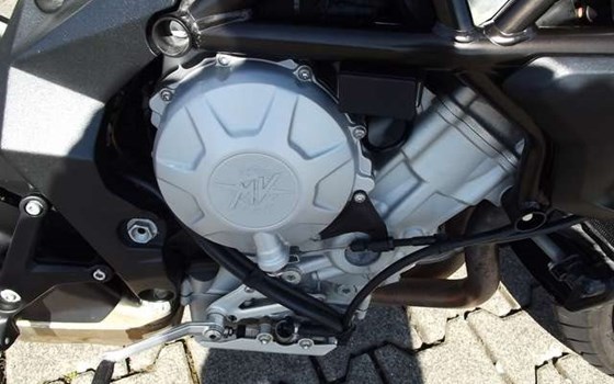 Gebrauchtmotorrad MV Agusta Brutale 800 - Bild 5