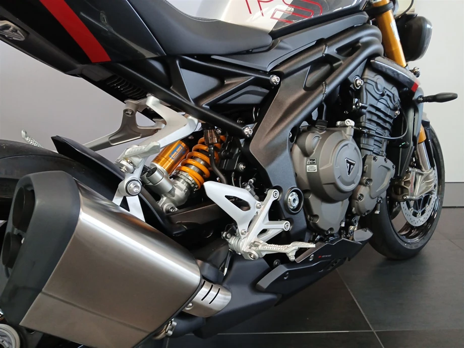 Angebot Triumph Speed Triple 1200 RS Bild 10: Angebot Triumph Speed Triple 1200 RS