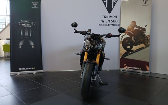 Gebrauchtmotorrad Triumph Speed Triple 1200 RS - Bild 2 Gebrauchtmotorrad Triumph Speed Triple 1200 RS - Bild 2