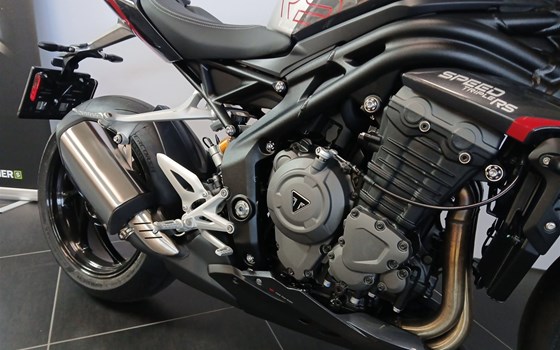 Gebrauchtmotorrad Triumph Speed Triple 1200 RS - Bild 9 Gebrauchtmotorrad Triumph Speed Triple 1200 RS - Bild 9