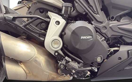 Gebrauchtmotorrad Ducati Diavel 1200 - Bild 12 Gebrauchtmotorrad Ducati Diavel 1200 - Bild 12