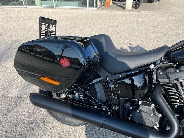 Harley-Davidson Softail Low Rider ST (Vivid Black/Black Finish) - Bild 5