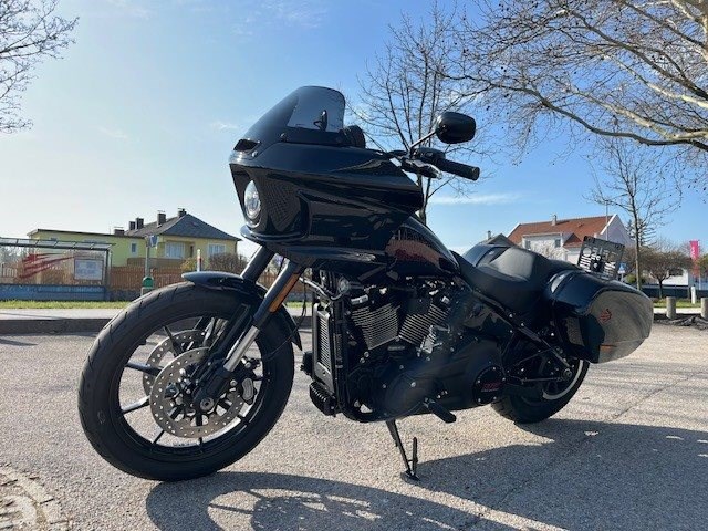 Harley-Davidson Softail Low Rider ST (Vivid Black/Black Finish) - Bild 8