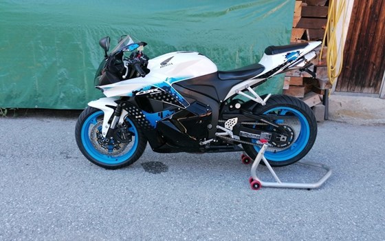 Gebrauchtmotorrad Honda CBR600RR - Bild 1 Gebrauchtmotorrad Honda CBR600RR - Bild 1