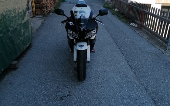Gebrauchtmotorrad Honda CBR600RR - Bild 2 Gebrauchtmotorrad Honda CBR600RR - Bild 2