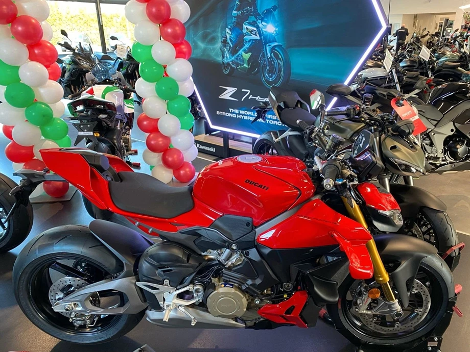 Angebot Ducati Streetfighter V4 S Bild 7: Angebot Ducati Streetfighter V4 S