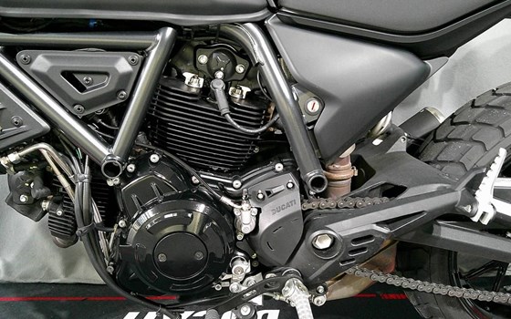 Gebrauchtmotorrad Ducati Scrambler Icon Dark - Bild 11