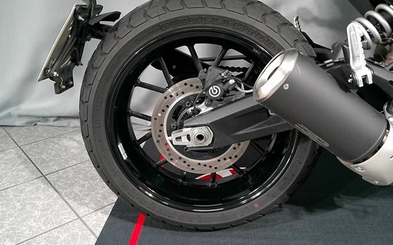 Gebrauchtmotorrad Ducati Scrambler Icon Dark - Bild 7