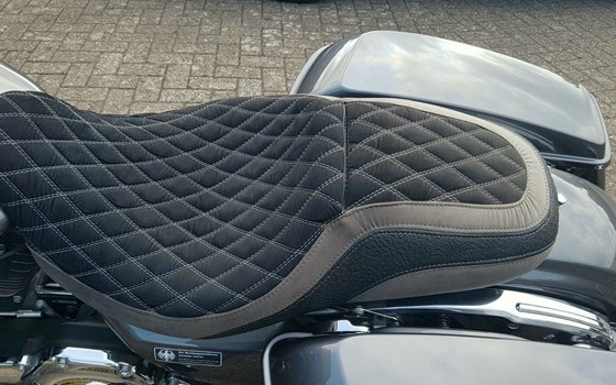 Gebrauchtmotorrad Harley-Davidson Street Glide FLHX - Bild 13