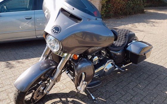 Gebrauchtmotorrad Harley-Davidson Street Glide FLHX - Bild 4
