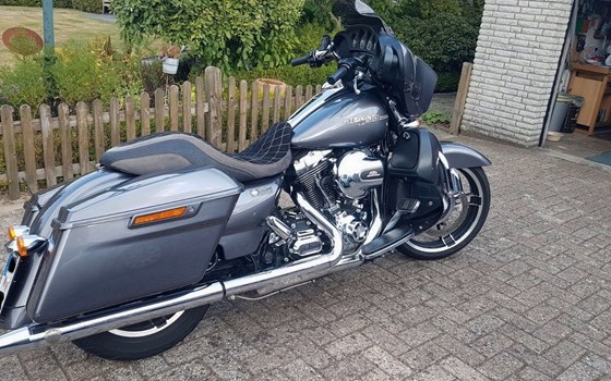Gebrauchtmotorrad Harley-Davidson Street Glide FLHX - Bild 5