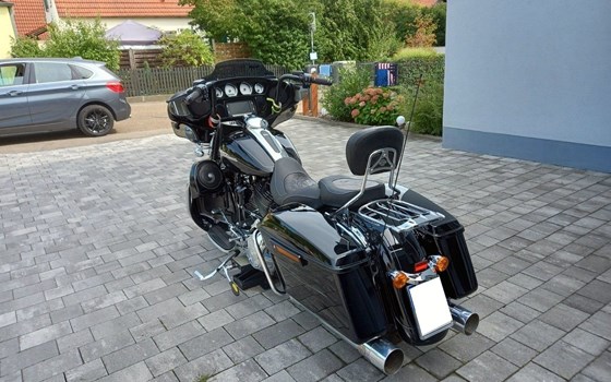 Gebrauchtmotorrad Harley-Davidson Street Glide FLHX - Bild 5