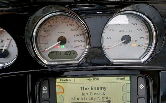 Gebrauchtmotorrad Harley-Davidson Street Glide FLHX - Bild 6