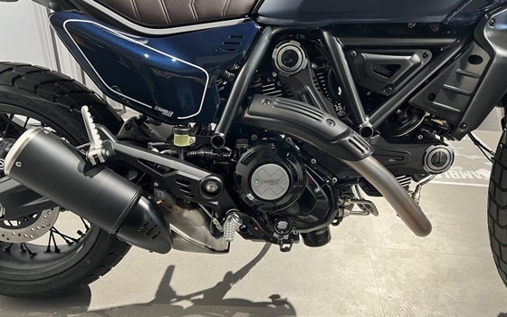 Gebrauchtmotorrad Ducati Scrambler Nightshift - Bild 3