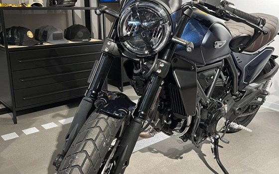 Gebrauchtmotorrad Ducati Scrambler Nightshift - Bild 9