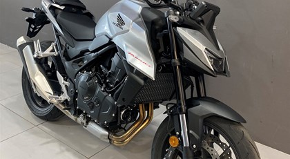 Neumotorrad Honda CB750 Hornet