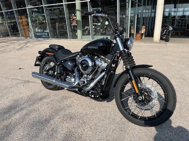 Harley-Davidson Softail Street Bob FXBB (Vivid Black) - Bild 2