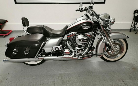 Gebrauchtmotorrad Harley-Davidson Road King Classic FLHRC - Bild 1