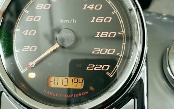 Gebrauchtmotorrad Harley-Davidson Road King Classic FLHRC - Bild 6