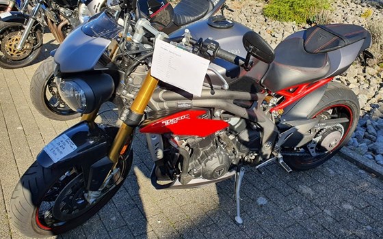 Gebrauchtmotorrad Triumph Speed Triple R - Bild 3