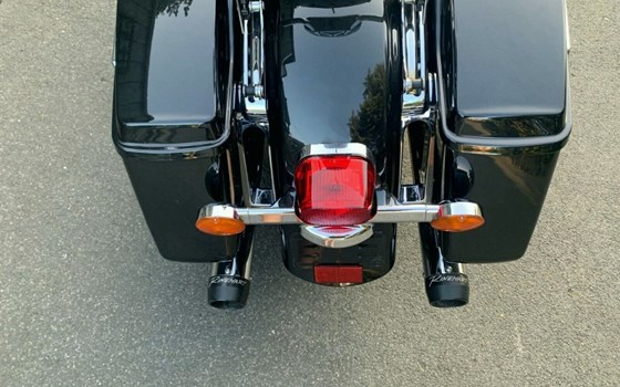 Gebrauchtmotorrad Harley-Davidson Road King Classic FLHRC - Bild 8