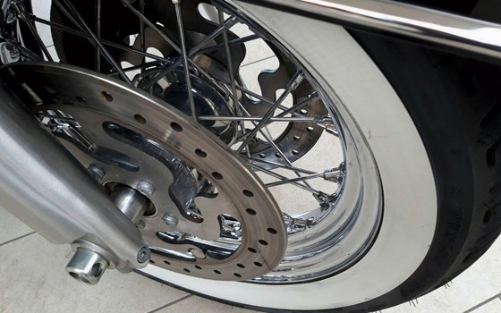 Gebrauchtmotorrad Harley-Davidson Road King Classic FLHRC - Bild 13