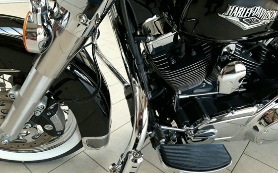 Gebrauchtmotorrad Harley-Davidson Road King Classic FLHRC - Bild 5