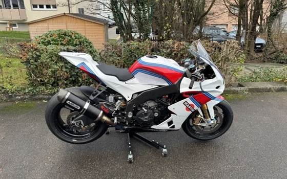 Gebrauchtmotorrad Aprilia RSV4 RR - Bild 1 Gebrauchtmotorrad Aprilia RSV4 RR - Bild 1