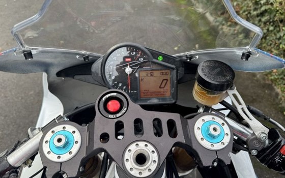 Gebrauchtmotorrad Aprilia RSV4 RR - Bild 4 Gebrauchtmotorrad Aprilia RSV4 RR - Bild 4
