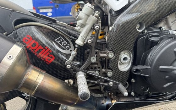 Gebrauchtmotorrad Aprilia RSV4 RR - Bild 5 Gebrauchtmotorrad Aprilia RSV4 RR - Bild 5