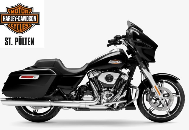Harley-Davidson Street Glide FLHX (Vivid Black/Chrome Finish)