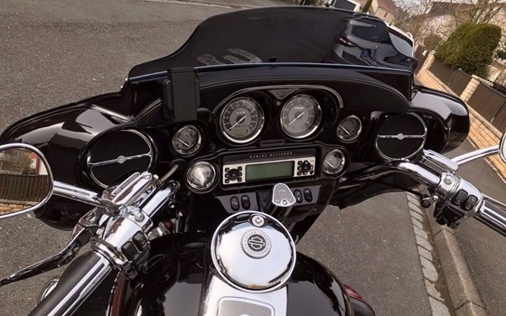 Gebrauchtmotorrad Harley-Davidson CVO FLHTCUSE Ultra Classic Electra Glide - Bild 13