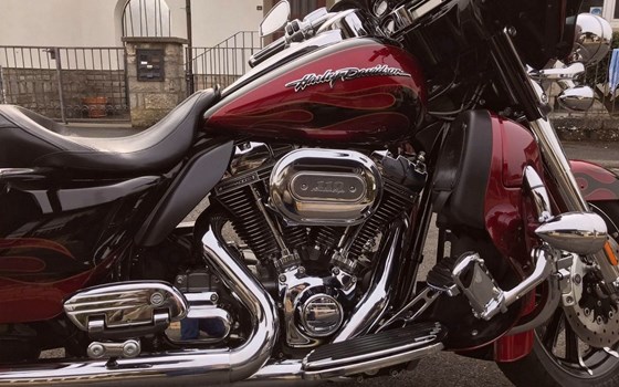 Gebrauchtmotorrad Harley-Davidson CVO FLHTCUSE Ultra Classic Electra Glide - Bild 14