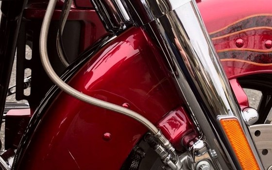 Gebrauchtmotorrad Harley-Davidson CVO FLHTCUSE Ultra Classic Electra Glide - Bild 2