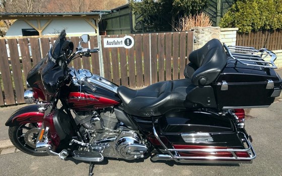 Gebrauchtmotorrad Harley-Davidson CVO FLHTCUSE Ultra Classic Electra Glide - Bild 3