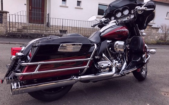 Gebrauchtmotorrad Harley-Davidson CVO FLHTCUSE Ultra Classic Electra Glide - Bild 6