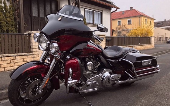 Gebrauchtmotorrad Harley-Davidson CVO FLHTCUSE Ultra Classic Electra Glide - Bild 7