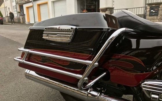 Gebrauchtmotorrad Harley-Davidson CVO FLHTCUSE Ultra Classic Electra Glide - Bild 9