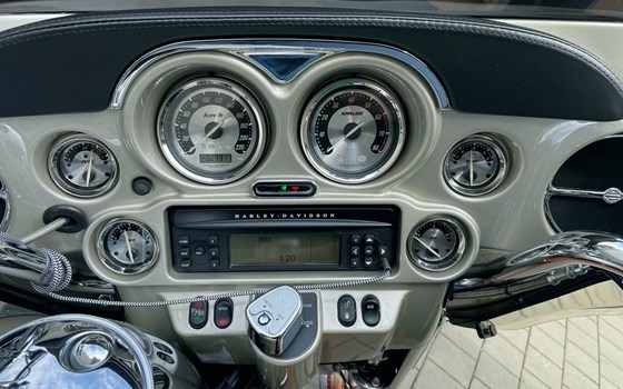 Gebrauchtmotorrad Harley-Davidson Electra Glide Ultra Classic FLHTCU - Bild 5