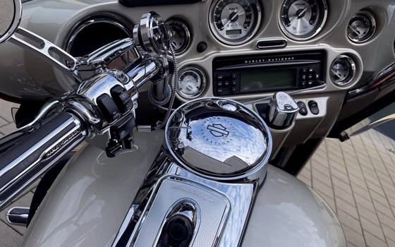 Gebrauchtmotorrad Harley-Davidson Electra Glide Ultra Classic FLHTCU - Bild 6